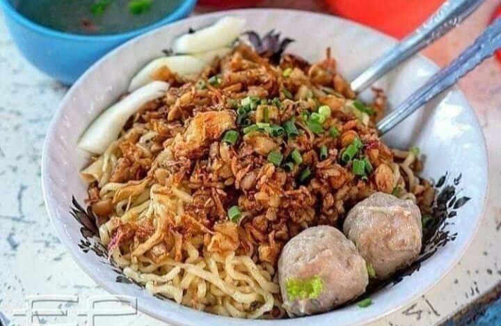 Rekomendasi pangsit mie ayam Jakarta yang terkenal paling laris di Surabaya. (Pinterest/ denitiranto ranto) - Image