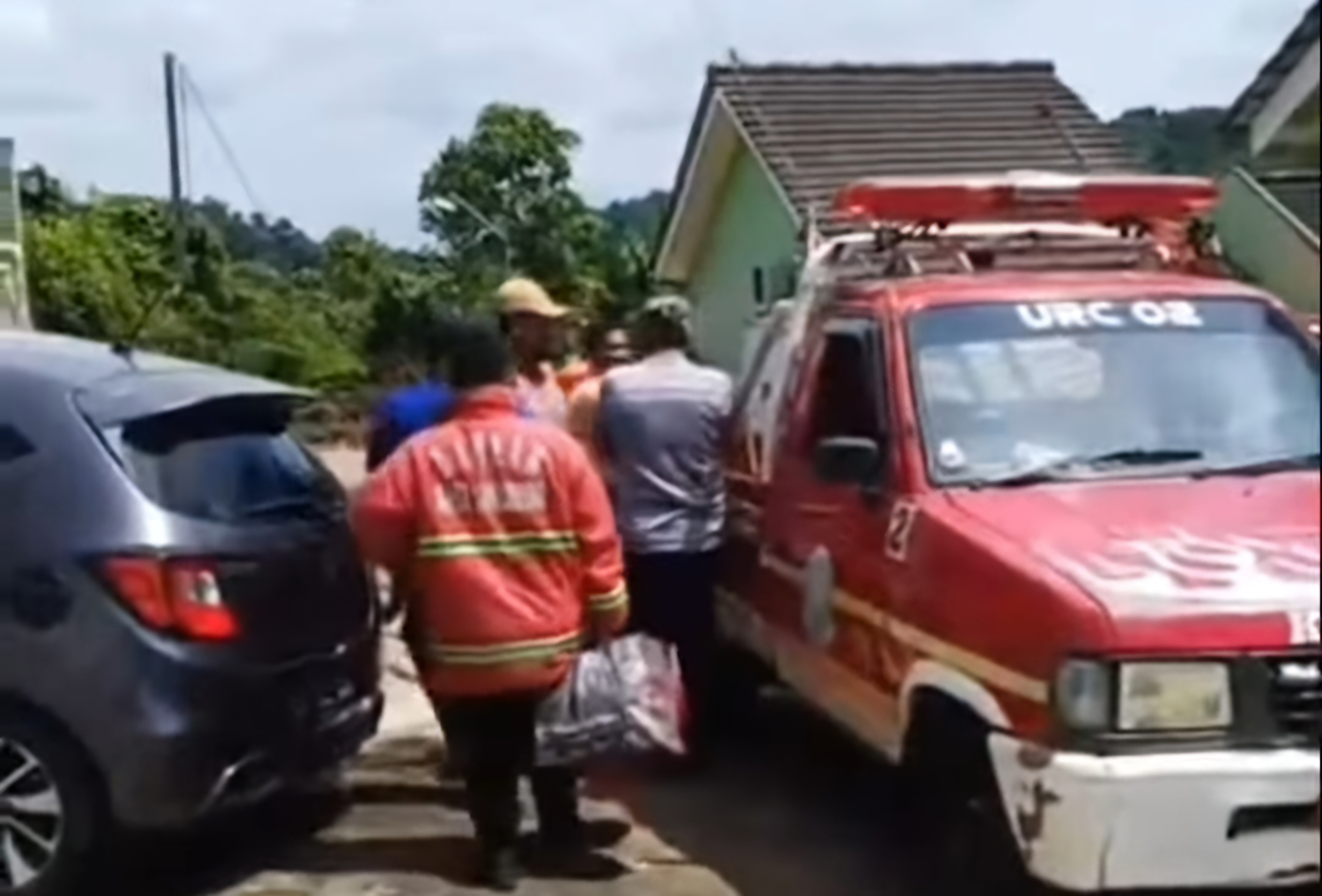 Ribut dengan Suami, Istri di Samarinda Lapor Damkar, Minta Dievakuasi ke Rumah Orang tuanya - Image