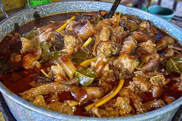 Lontong Kikil khas Surabaya di Malang (Rafa Ahrul Channel-Youtube) - Image