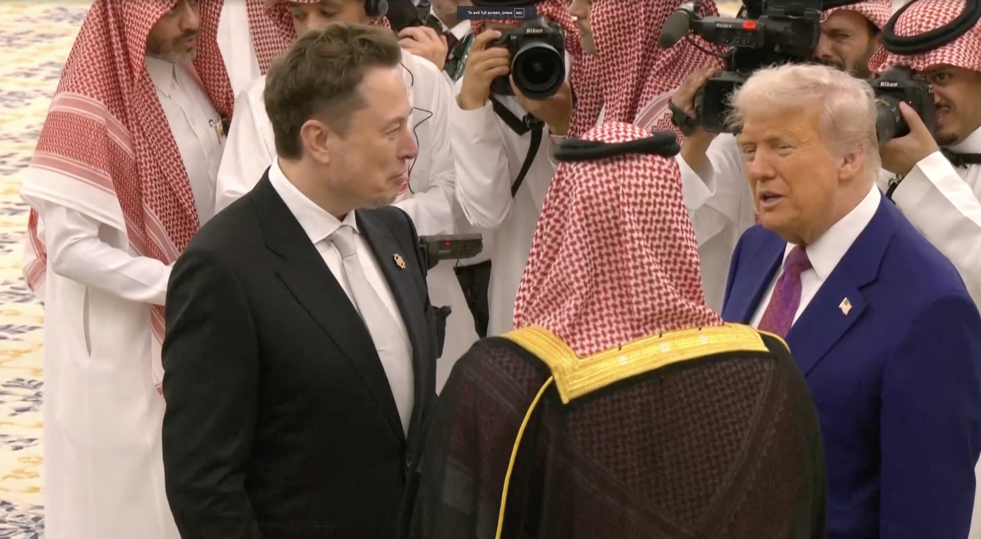 Donald Trump dan Elon Musk. (Dok.X @Telegraph) - Image