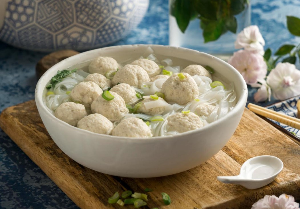 Rekomendasi Makanan Hangat yang Wajib Dicoba di Batu, Cocok untuk Suasana Dingin! (Ilustrasi Bakso/Freepik) - Image