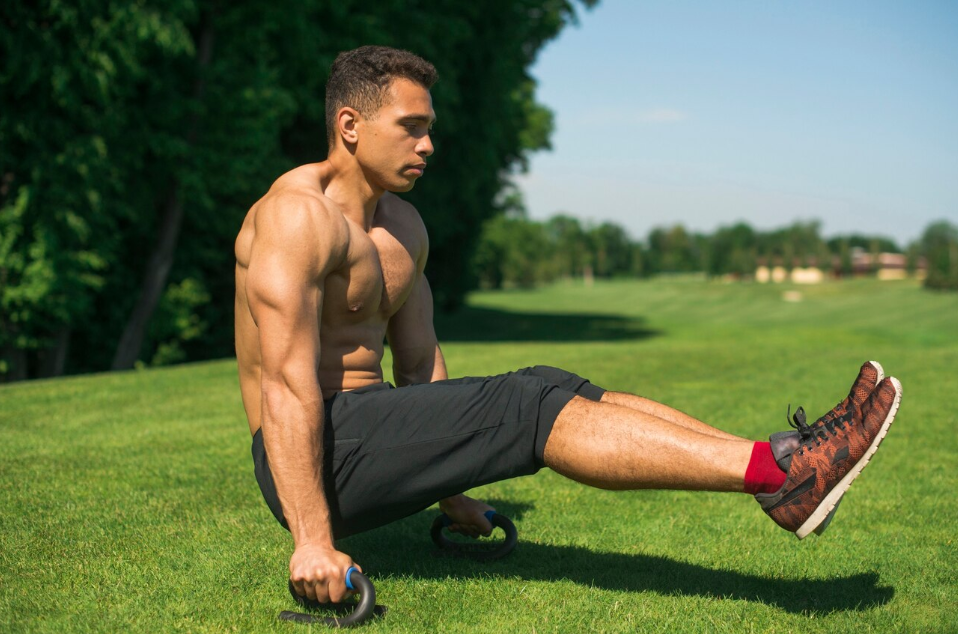 Pemulihan otot yang optimal butuh nutrisi, hidrasi, dan pola hidup sehat. (Freepik) - Image