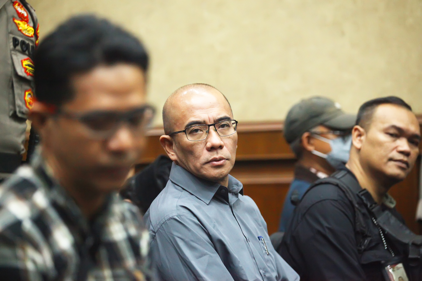 Mantan Ketua KPU Hasyim Asyari saat menjadi saksi sidang lanjutan kasus dugaan perintangan penyidik kasus korupsi Harun Masiku dan pemberian suap dengan terdakwa Hasto Kristiyanto di Pengadilan Tipikor, Jakarta, Jumat (16/5/2025). (Dery Ridwansah/ JawaPos - Image