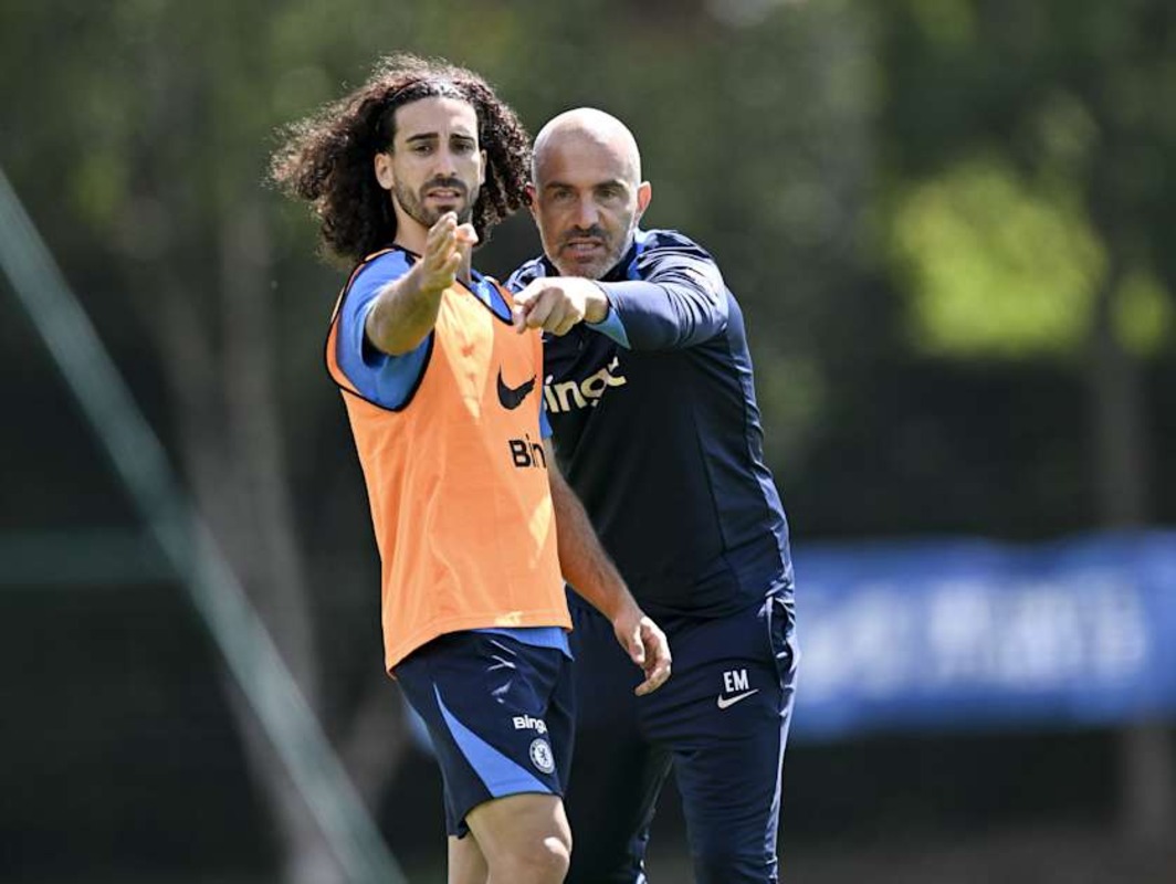 Enzo Maresca memuji gol kemenangan Marc Cucurella ke gawang Manchester United. (Chelsea FC) - Image