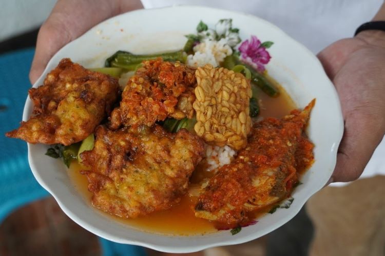 Kuliner masakan rumahan enak di Surabaya (budiono sukses-youtube) - Image