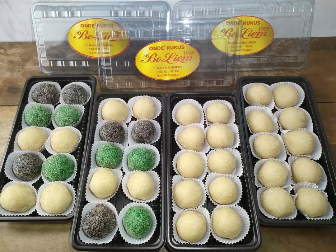 Onde-onde Bo Liem adalah salah satu onde-onde terkenal yang kerap dijadikan pilihan oleh-oleh khas Mojokerto. (Instagram/@ondeondeboliem_mjkt) - Image