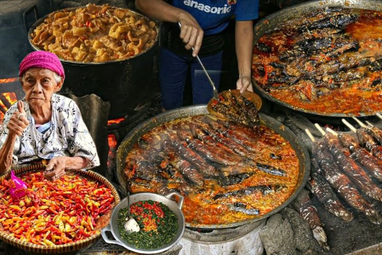 Kuliner legendaris Jogja yang wajib dicoba (Kang Mas Bogel Channel-Youtube) - Image
