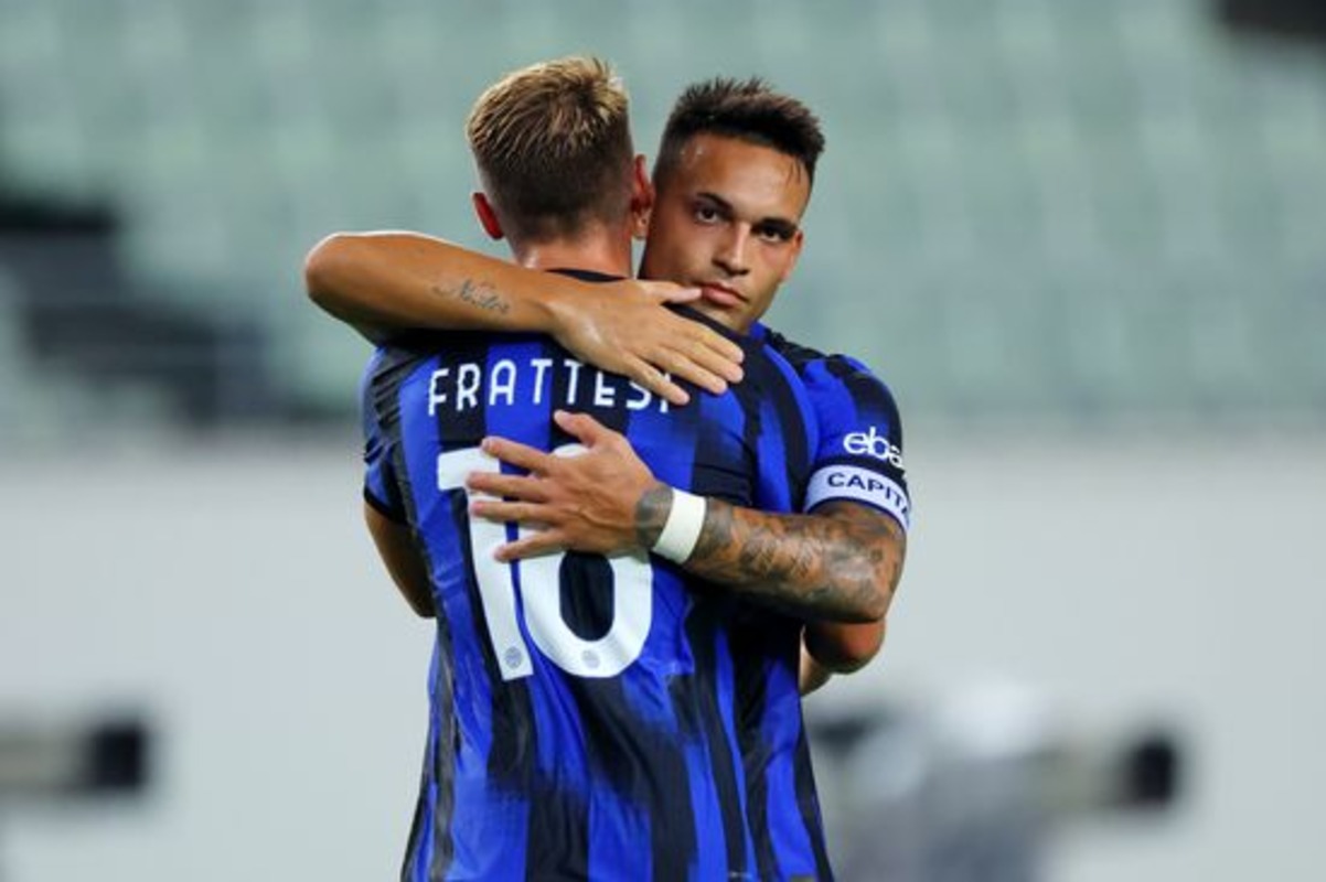 Lautaro Martinez dan Davide Frattesi. (Shutterstock) - Image