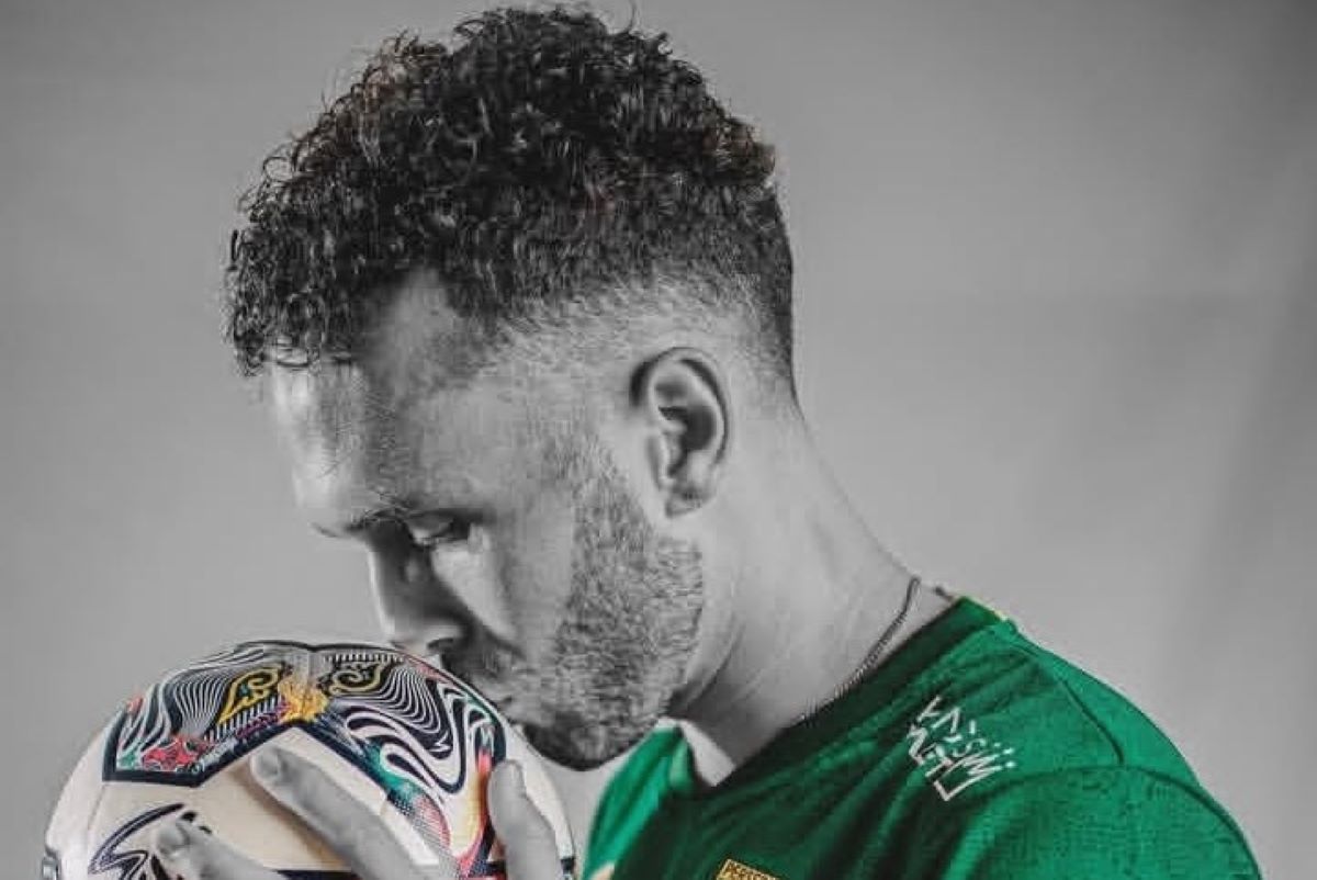 Ze Valente saat masih memperkuat Persebaya Surabaya. (Instagram Ze Valente) - Image