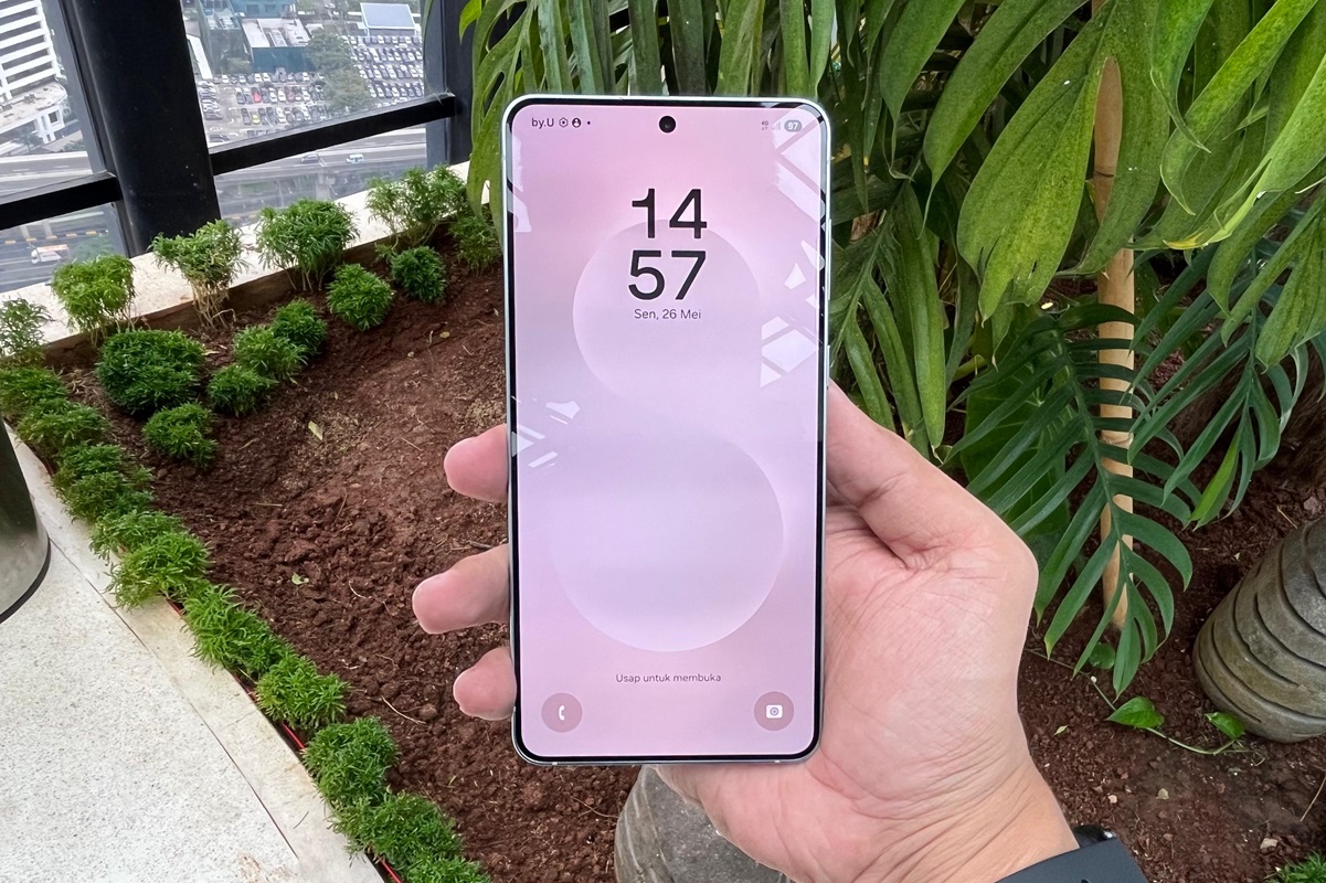 Samsung Galaxy S25 Edge. (Nanda Prayoga/JawaPos.com) - Image