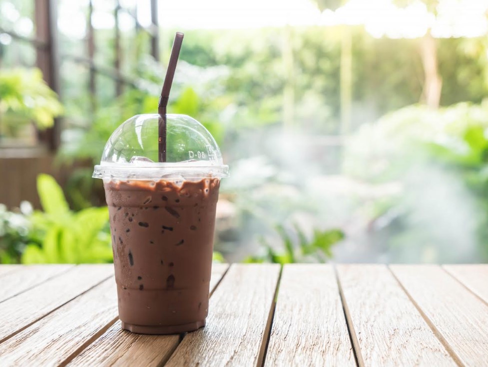 Rekomendasi Kuliner Manis Viral Terenak di Surabaya Pusat, Ada Es Coklat sampai Susu Kedelai Kekinian (topntp26/Freepik) - Image