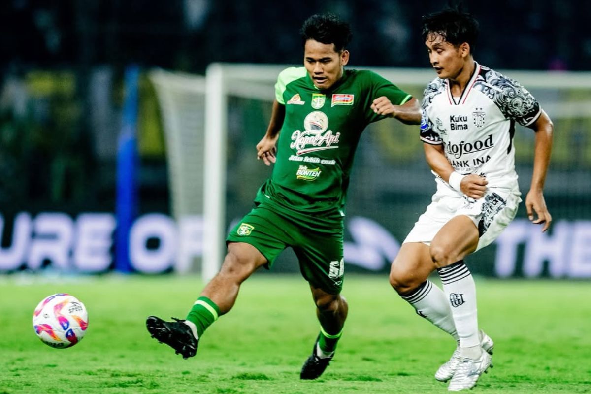 Toni Firmansyah dipastikan jadi salah satu fondasi penting Persebaya Surabaya musim depan. (Media Persebaya) - Image