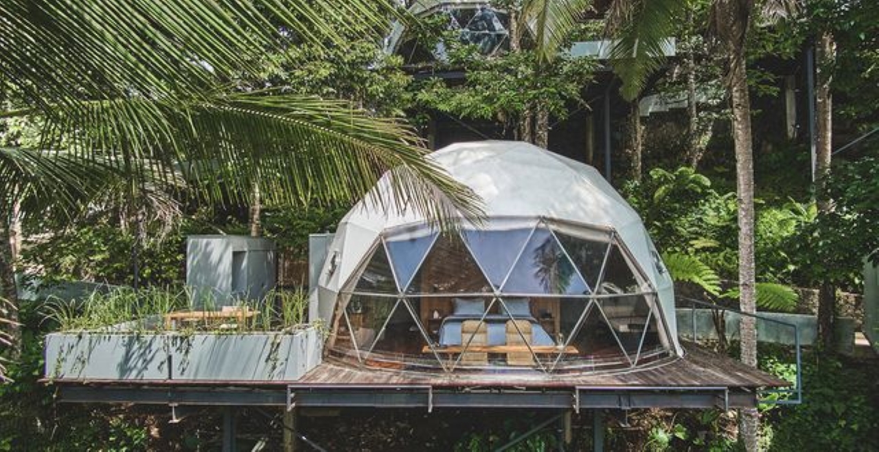 Potret Kunang-Kunang Tent Resort, salah satu wisata alam di Banyuwangi (Dok. Traveloka) - Image