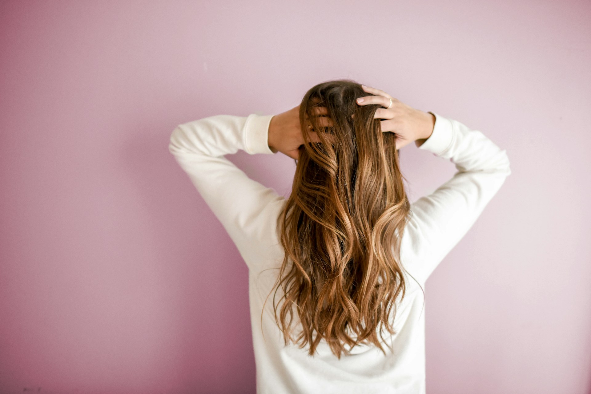 Ilustrasi rambut panjang. (Photo by Element5 Digital on Unsplash) - Image