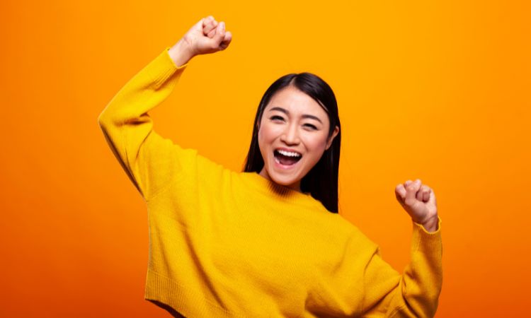 Ilustrasi kebiasaan sehari-hari orang yang sangat bahagia. (DC Studio/freepik.com) - Image
