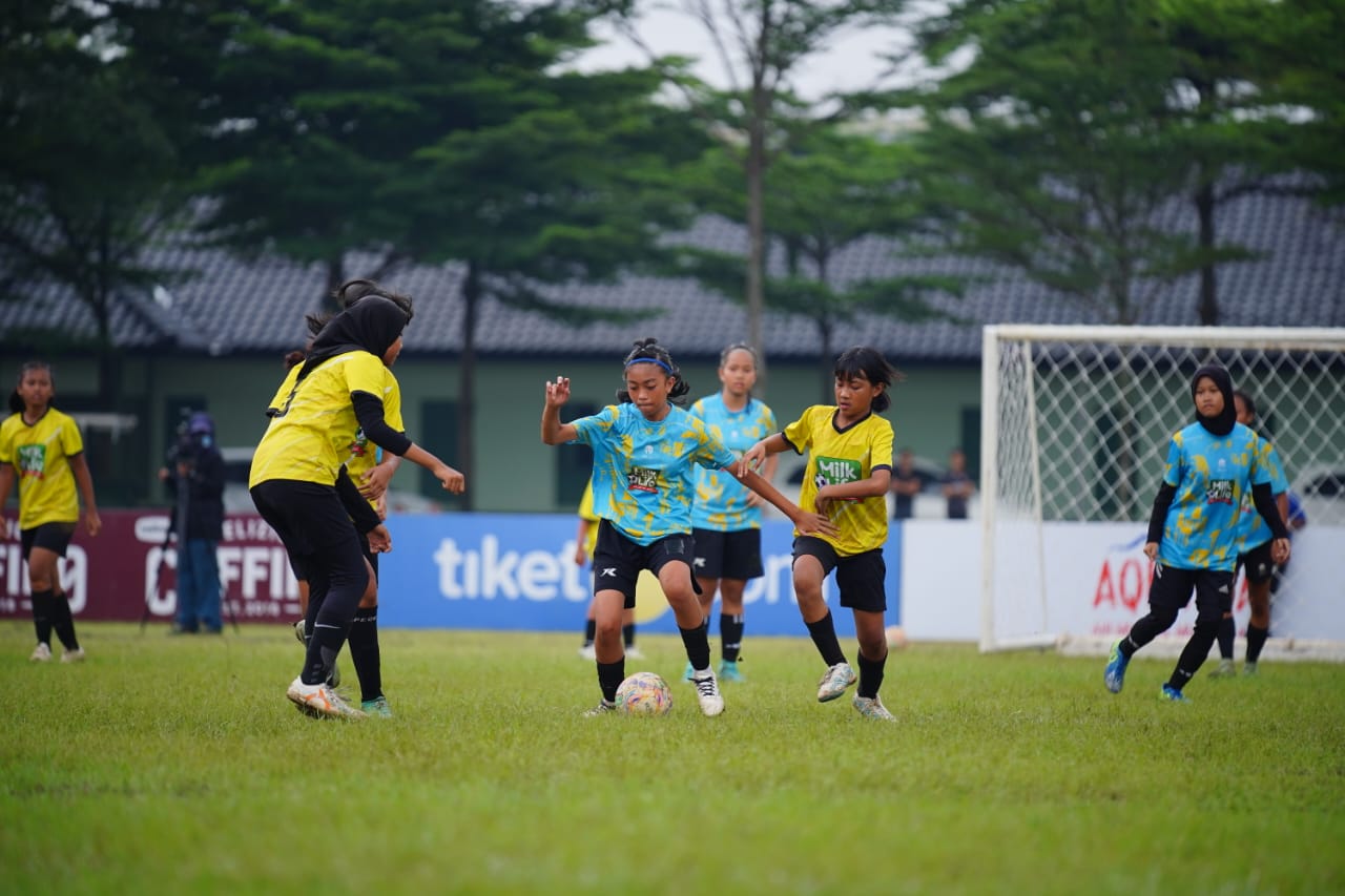 Partai final MilkLife Soccer Challenge - Bandung 2025 yang tersaji di Lapangan Pusenif PPI Bandung. (Dok. Milklife)