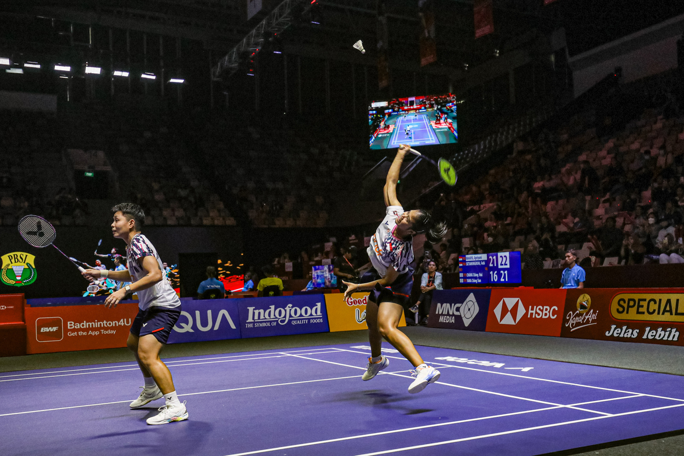 Pebulu tangkis ganda putri Indonesia Apriyani Rahayu/Febi Setianingrum saat menghadapi pebulu tangki