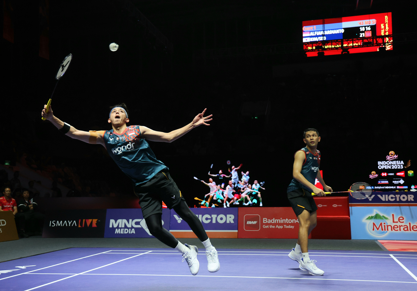 Fajar Alfian/Muhammad Rian Ardianto kandas di semifinal Indonesia Open 2025 usai kalah secara dramatis dari wakil Korea Kim Won Ho/Seo Seung Jae di semifinal Indonesia Open 2025. (Dery Ridwansah/ JawaPos.com) - Image