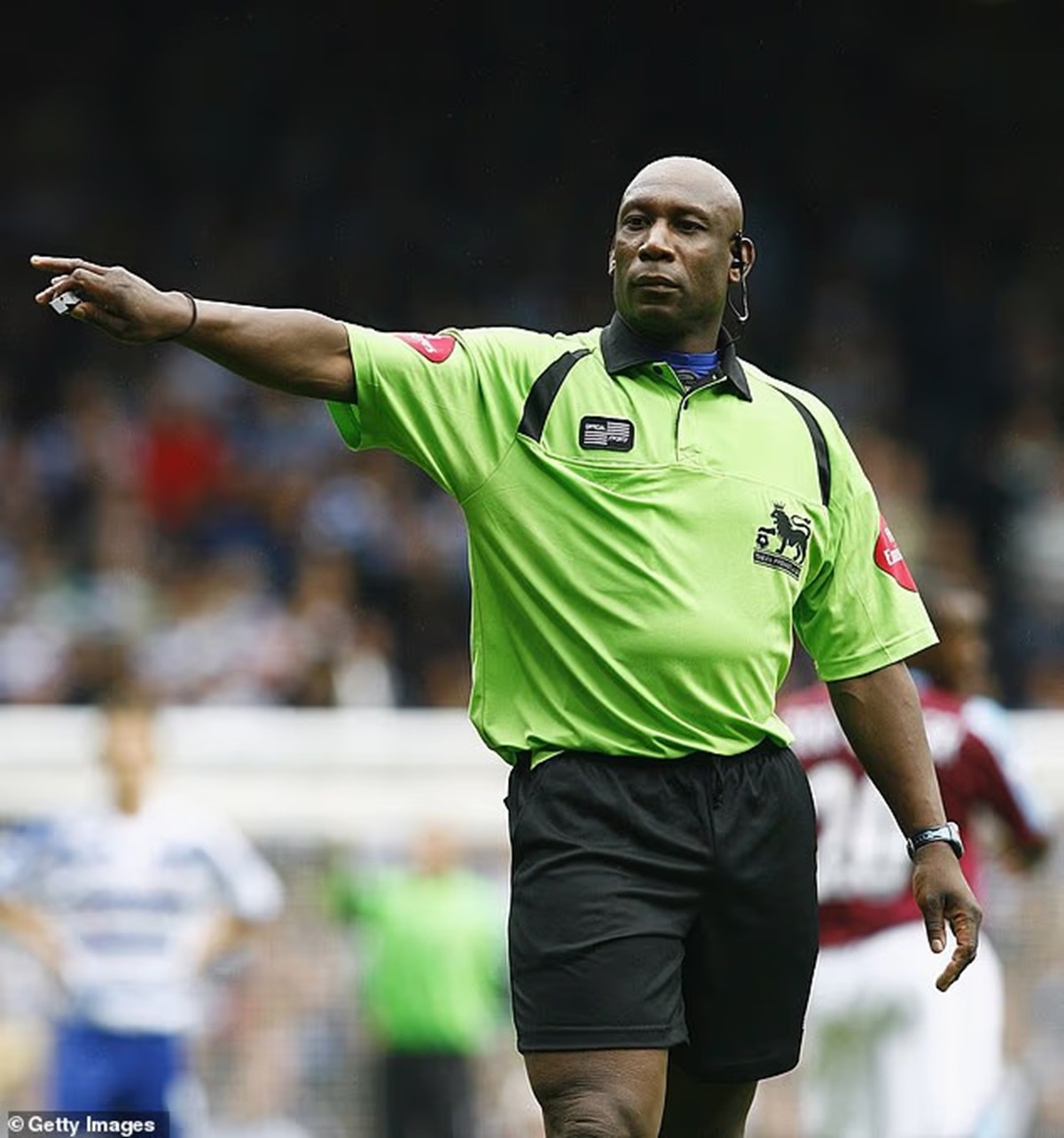 Uriah Rennie, sosok yang dikenal luas sebagai wasit kulit hitam pertama di Premier League, meninggal dunia pada usia 65 tahun. (Daily Mail) - Image