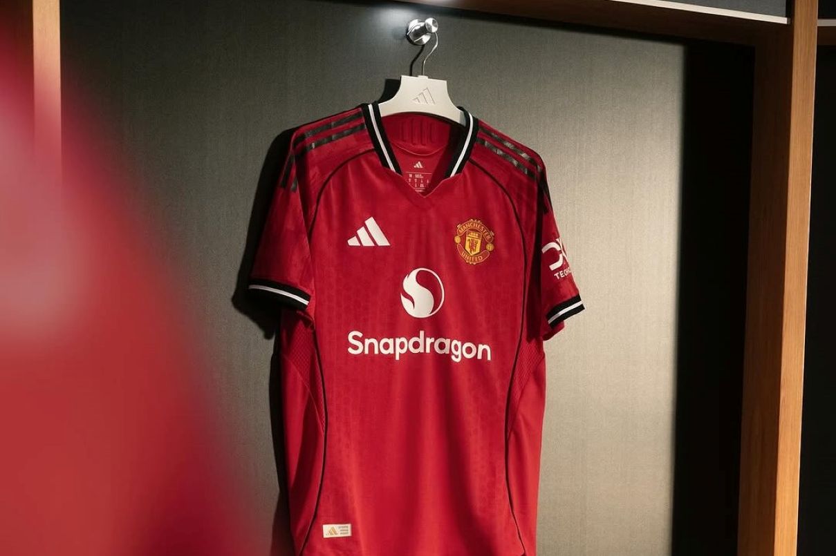Jersey kandang baru Manchester United musim 2025/2026 (Dok. Manchester United) - Image