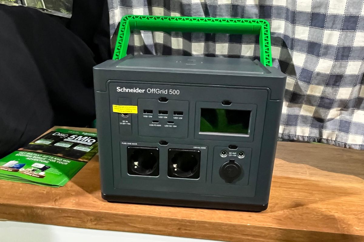 Schneider OffGrid Portable Power 500. (Nanda Prayoga/JawaPos.com) - Image