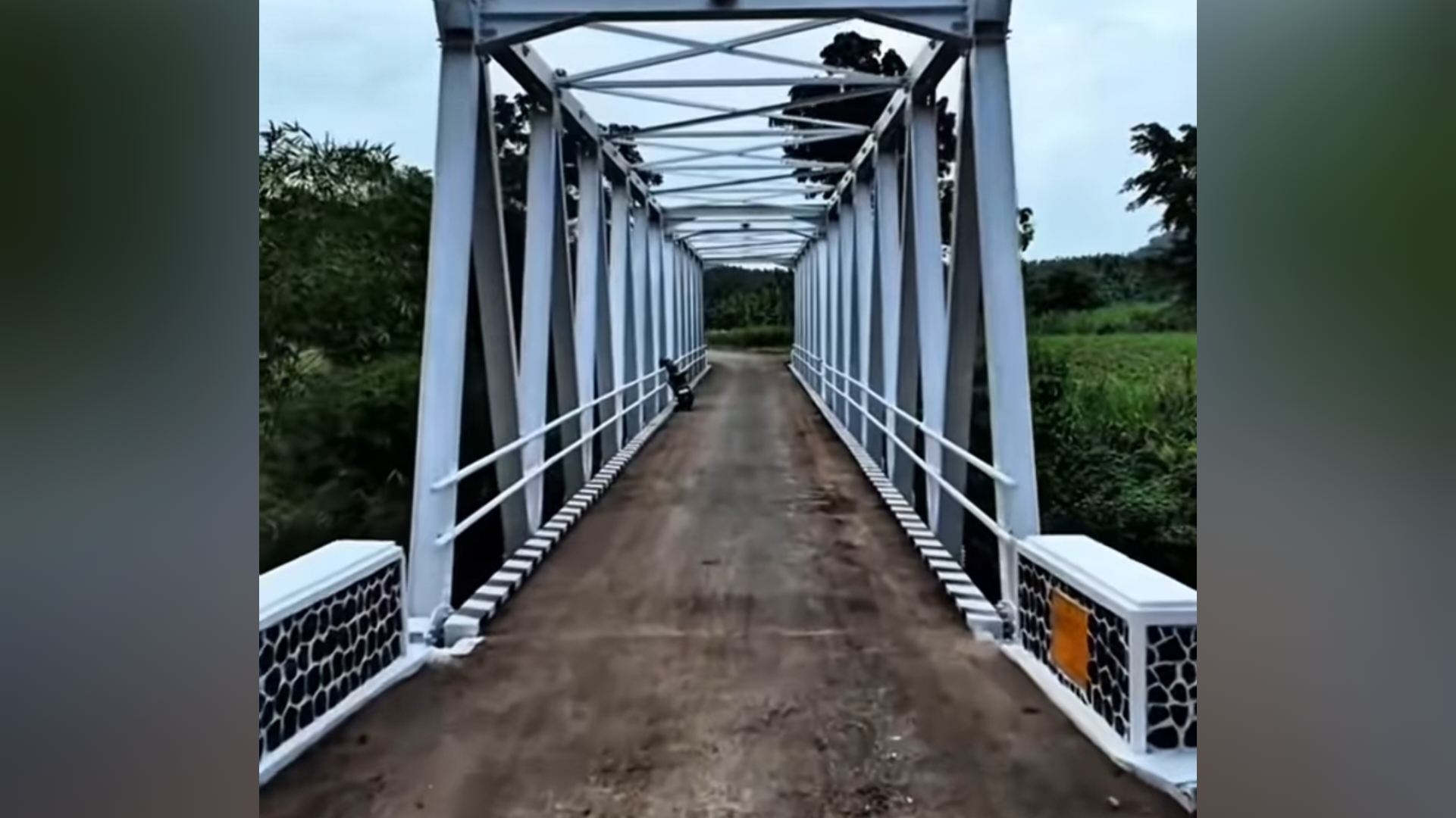 Penampakan jembatan Jawa Barat-Jawa Tengah yang disulap total. (Instagram: @dedimulyadi71) - Image