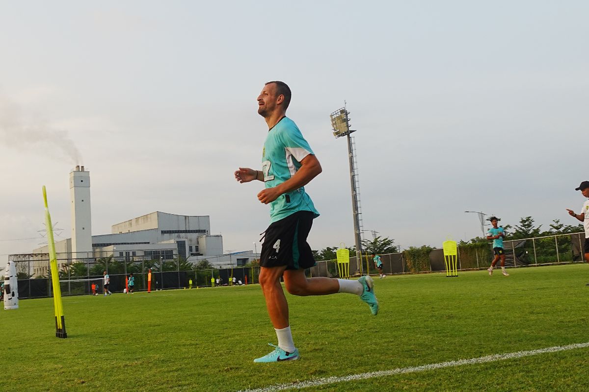 Persebaya Surabaya sudah kunci 8 pemain asing untuk Liga 1 Indonesia 2025/2026. (Moch. Rizky Pratama Putra/JawaPos.com) - Image