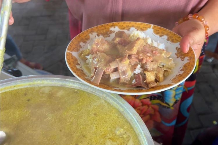 Kuliner enak di Surabaya Timur (Budiono Sukses-Youtube) - Image