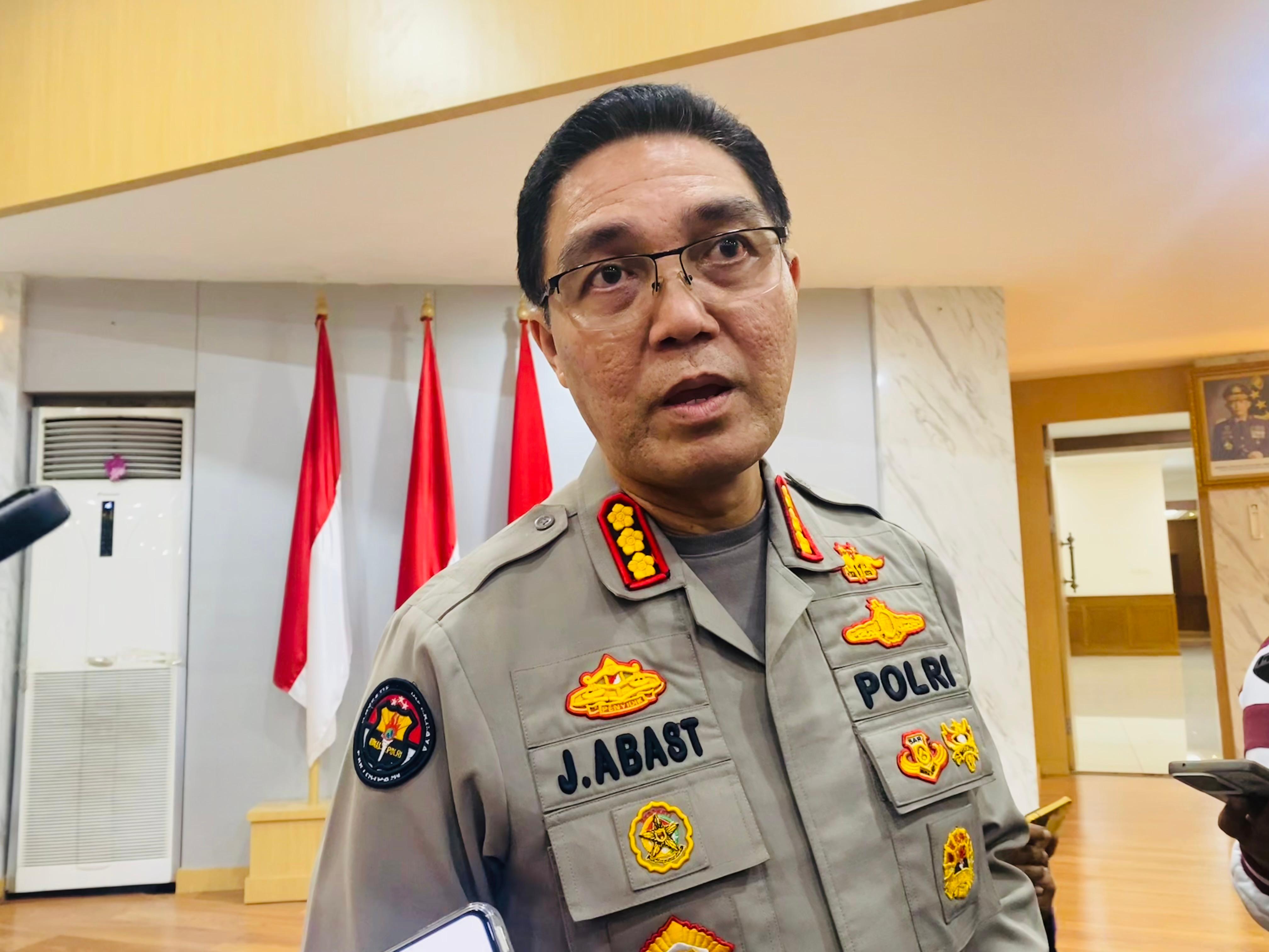 Kabid Humas Polda Jatim Kombes Pol Jules Abraham Abast. (Juliana Christy / JawaPos.com) - Image