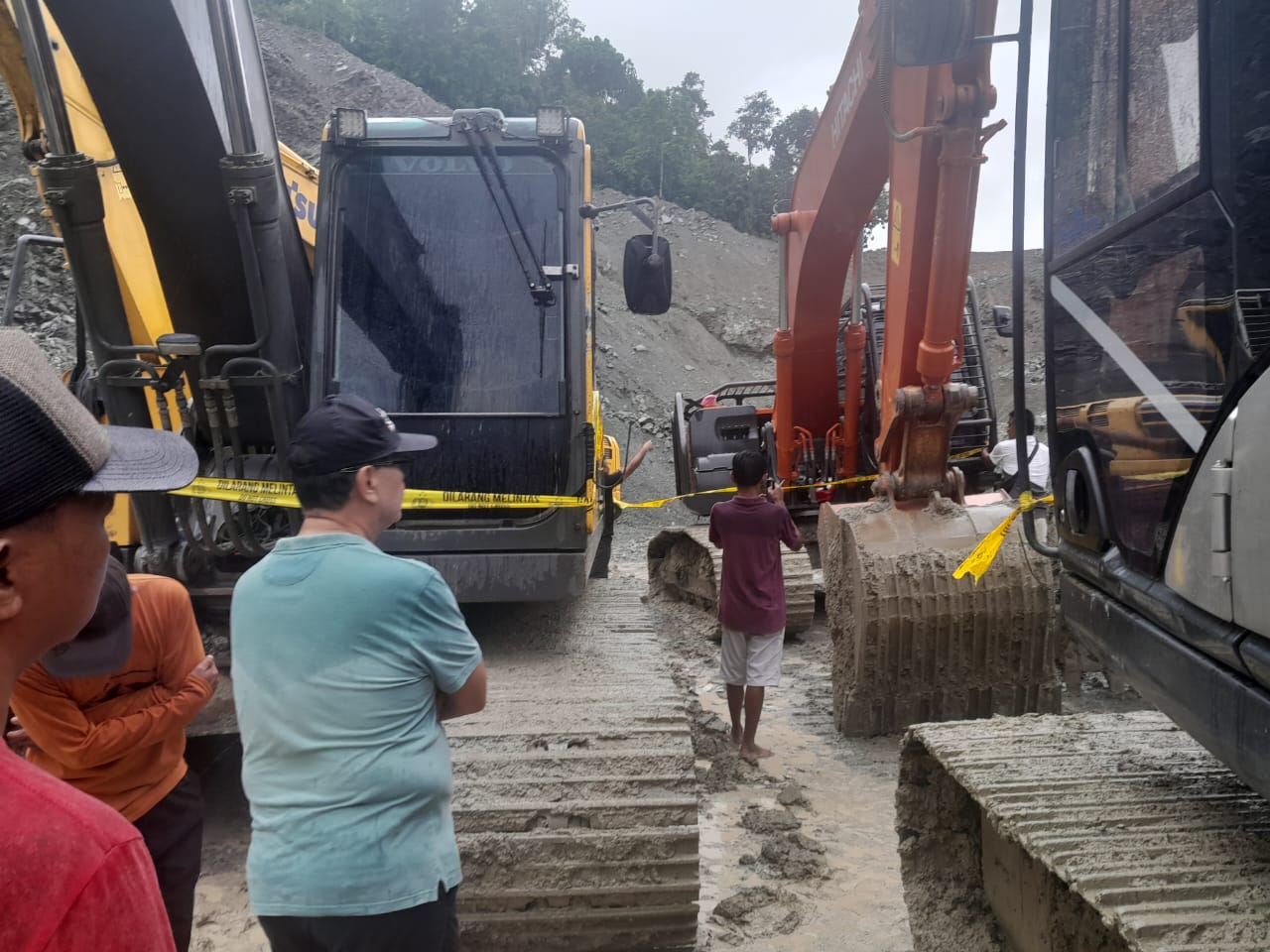 Polres Kotamobagu berhasil menangkap para pelaku penambangan liar yang selama ini merambah lokasi secara ilegal. (Istimewa) - Image