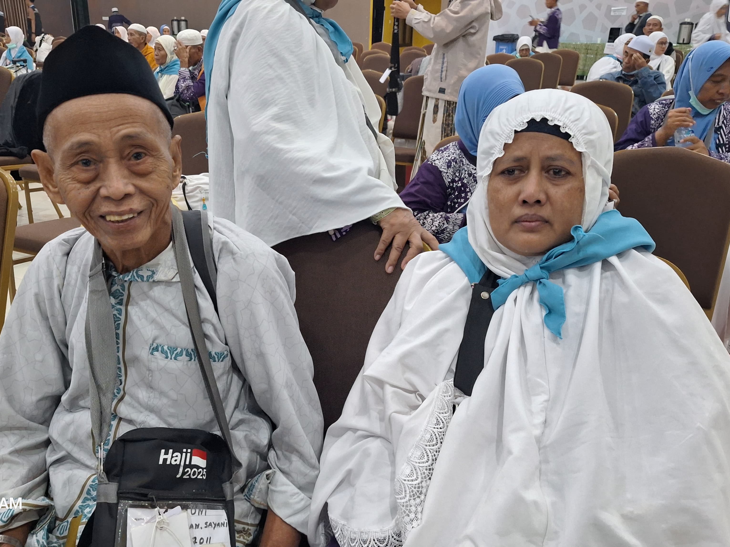 Jamaah Haji asal Jember, Isnaini membagikan pengaman spiritualnya selama menunaikan ibadah di Tanah Suci. (Dokumentasi PPIH Debarkasi Surabaya) - Image