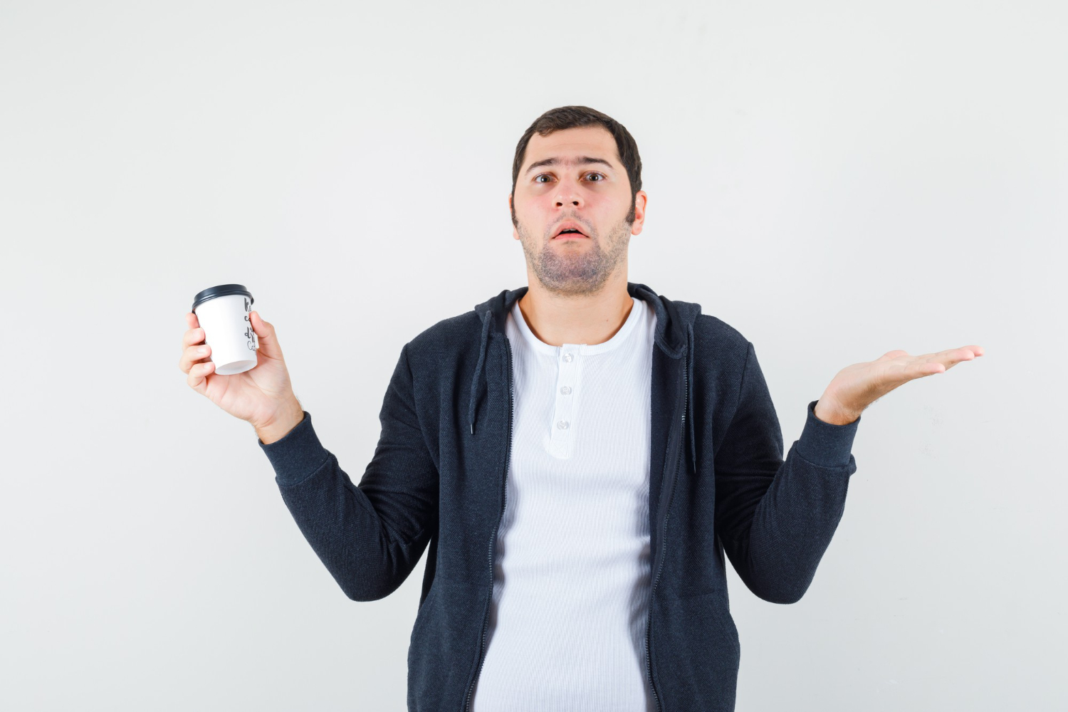 Kebiasaan Mengangkat Jari Kelingking Saat Menyeruput Minuman? 7 Sifat Kepribadian Ini Bisa Jadi Cerminan Diri Anda Menurut Psikologi Modern - Image