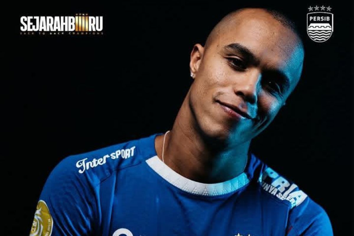 William Marcilio diperkenalkan sebagai rekrutan baru Persib. (@persib) - Image