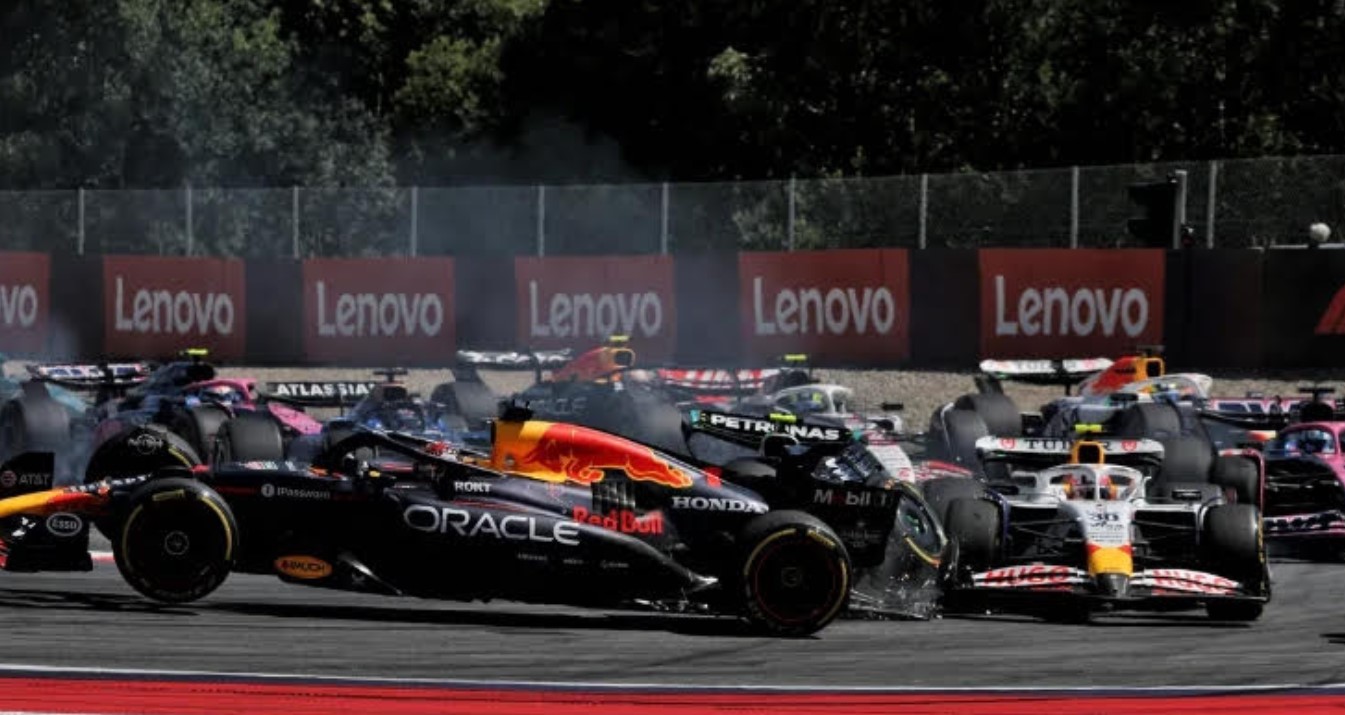 Insiden Max Verstappen dan Kimi Antonelli di GP Austria. (Crash) - Image