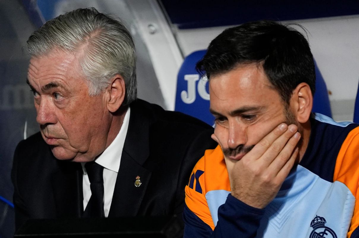 Carlo dan Davide Ancelotti saat di bangku cadangan Real Madrid. (IMAGO/ZUMA Press Wire) - Image