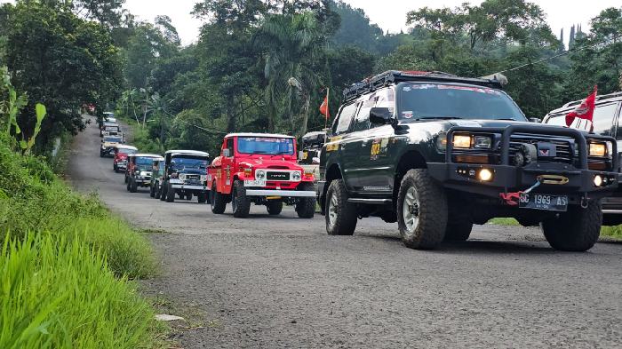 Rombongan komunitas TLCI Chapter#17 konvoi hadir Jambore Nasional di Bandung. - Image