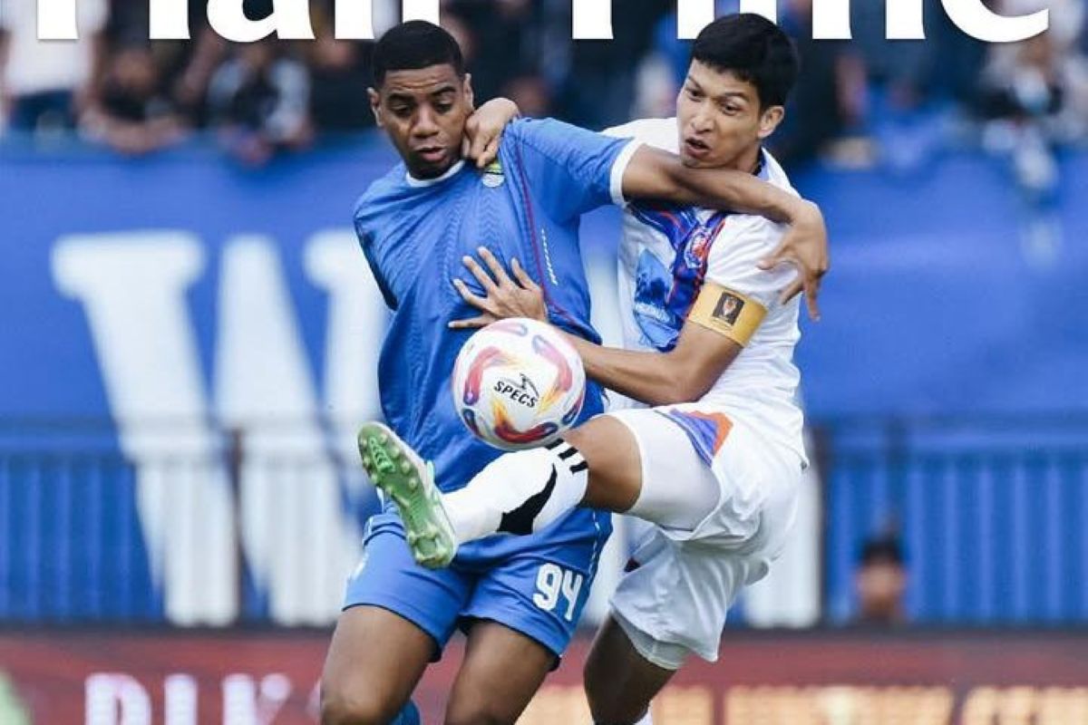 Uilliam Barros (Persib) saat berhadapan dengan pemain Port FC di Piala Presiden 2025. (@persib) - Image