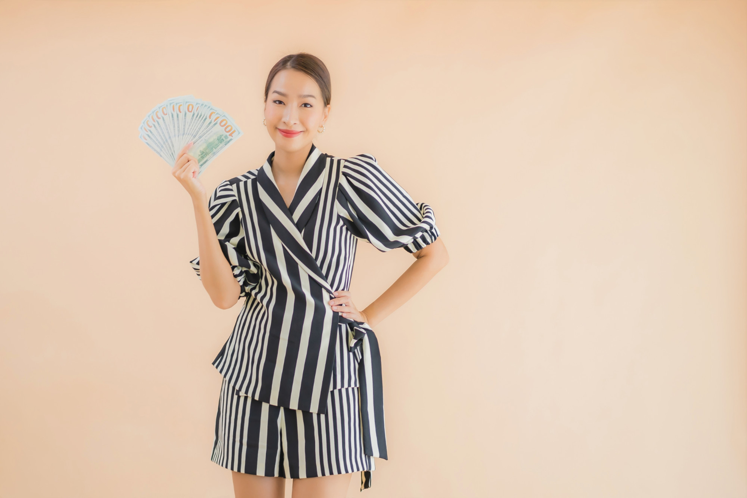 Weton Jawa yang Diprediksi Akan Mengalami Perubahan Finansial Positif dalam Waktu Dekat Menurut Primbon dan Karakter Energi Hari Lahir ( Freepik ) - Image