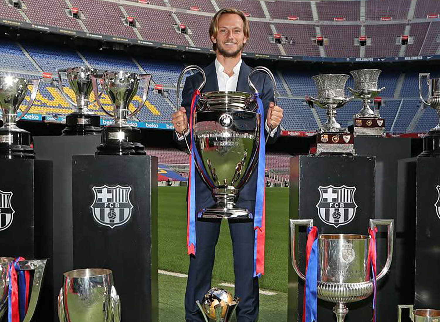 Ivan Rakitic Umumkan Pensiun, Isi Pesan Perpisahan Eks Pemain Sevilla dan Barcelona Ini Bikin Merinding! - Image