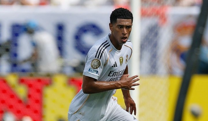 Gelandang Real madrid Jude Bellingham merayakan 100 laga dengan kalah 0-4. (Dok. Real Madrid) - Image
