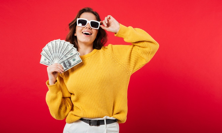 lustrasi weton yang diprediksi terima rezeki usai Juli 2025 (freepik/drobotdean) - Image