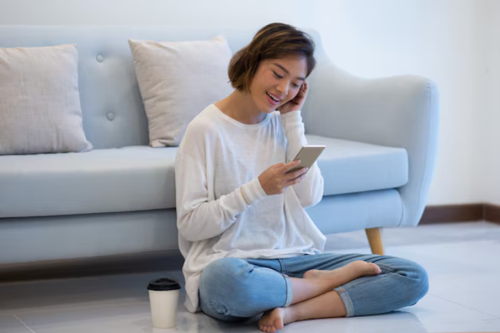 seseorang yang lebih suka menjaga privasi. (Freepik/katemangostar) - Image