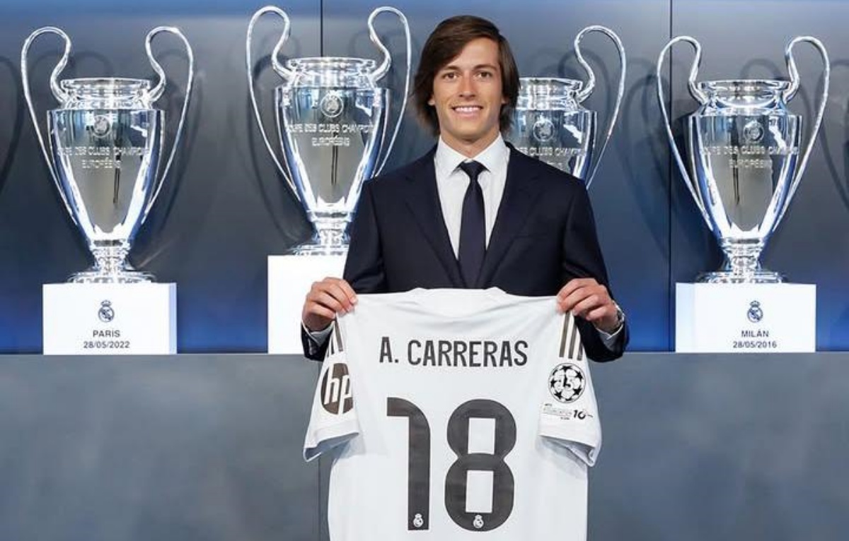 Alvaro Fernandez, bek muda Benfica yang kini resmi gabung Real Madrid, meninggalkan penyesalan bagi Manchester United. (@realmadrid) - Image