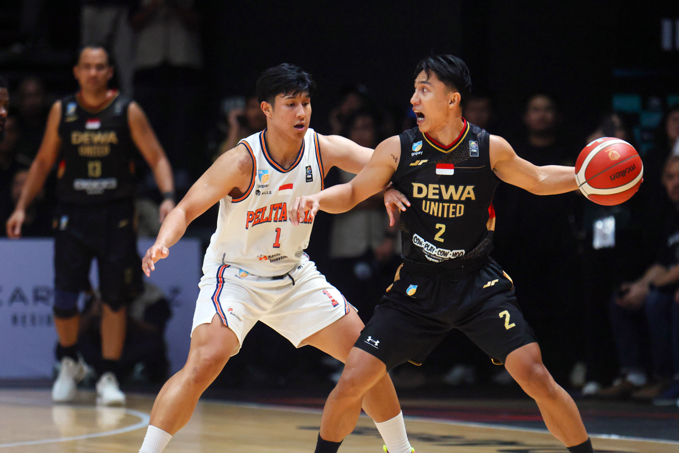 Dewa United Banten vs Pelita Jaya Jakarta pada pertandingan babak pertama final Indonesian Basketbal