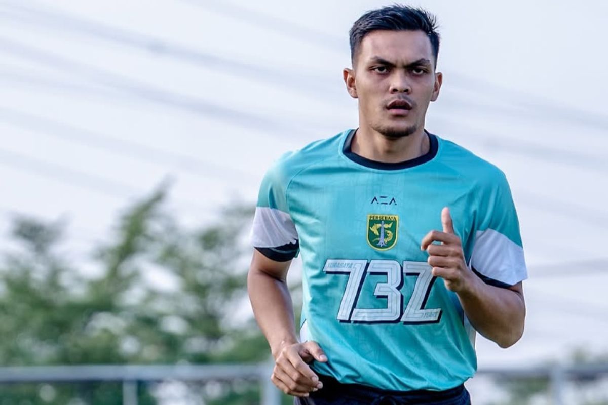 Rachmat Irianto masih proses pemulihan di Persebaya Surabaya jelang Super League 2025/2026. (Media Persebaya) - Image