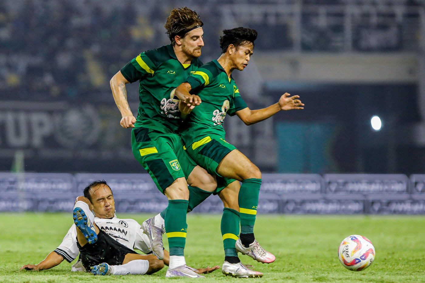 Persebaya Surabaya siap melumat Borneo FC di hadapan ribuan Bonek. (Riana Setiawan/ Jawa Pos) - Image