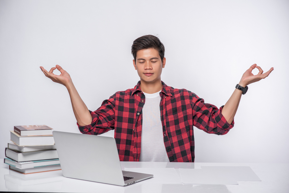 prinsip hidup orang yang tetap tenang dalam kekacauan kata Psikologi (Freepik/ jcomp) - Image