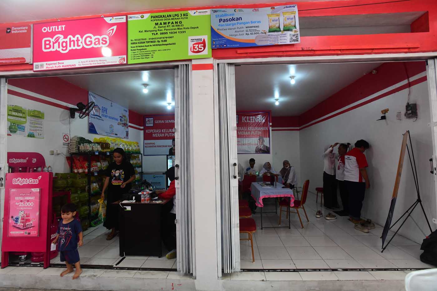 gerai sembako dan klinik kesehatan Koperasi merah Putih di kelurahan Mampang, Kota Depok, Jawa Barat
