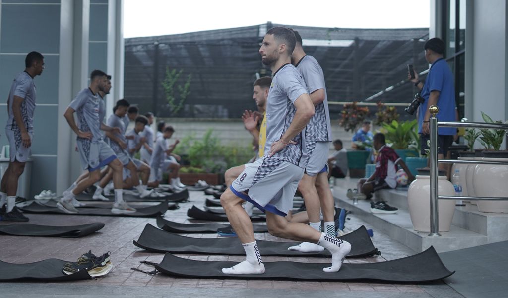Luciano Guaycochea saat latihan bersama Persib. (Dok. Persib) - Image