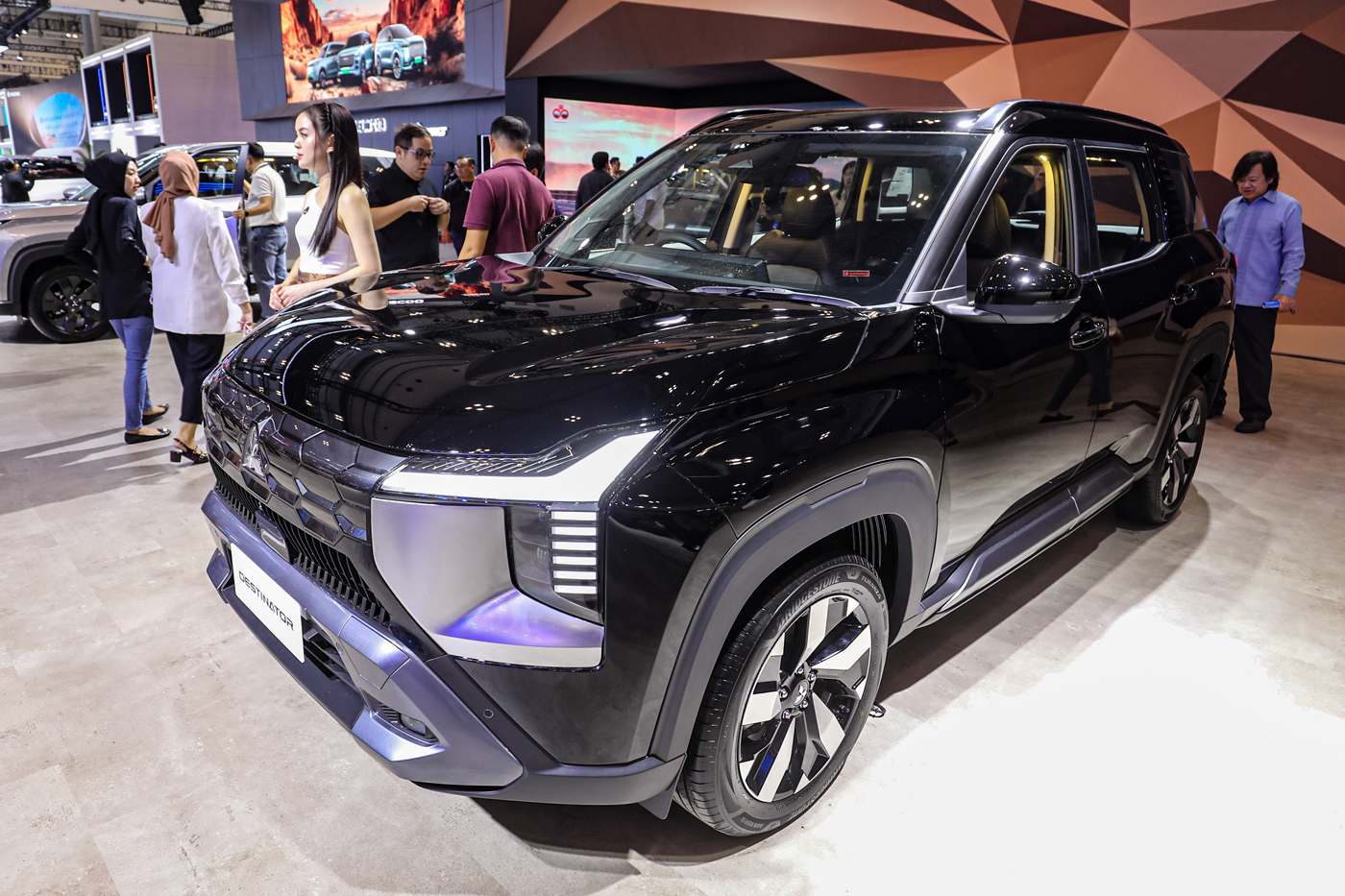 Mobil Mitsubishi Destinator pada pameran Gaikindo Indonesia International Auto Show (GIIAS) 2025 di